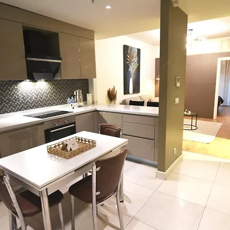 Spacious 2bdr Great Location To Taksim Poolgym
