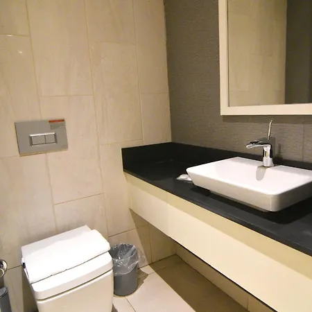 Spacious 2bdr Great Location To Taksim Poolgym Apartment Istanbul