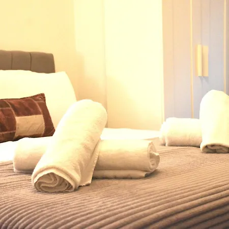 Spacious 2bdr Great Location To Taksim Poolgym Istanbul