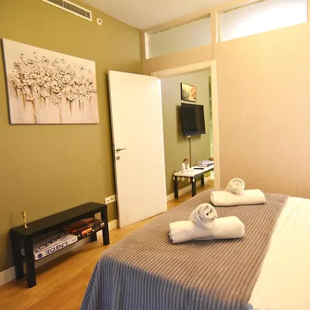 Spacious 2bdr Great Location To Taksim Poolgym アパート イスタンブール