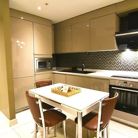 Spacious 2bdr Great Location To Taksim Poolgym イスタンブール