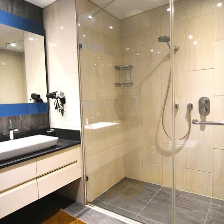 アパート Spacious 2bdr Great Location To Taksim Poolgym イスタンブール