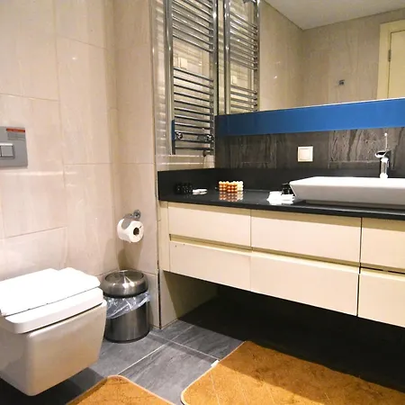 Spacious 2bdr Great Location To Taksim Poolgym